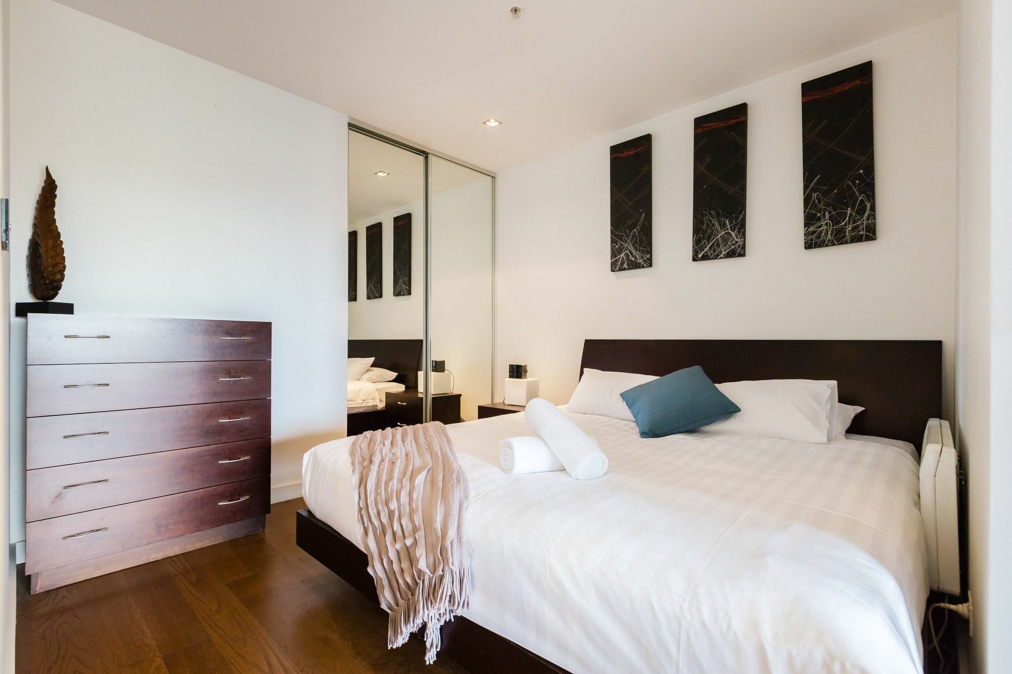 Cleo, 1bdr St Kilda Apartment Melbourne