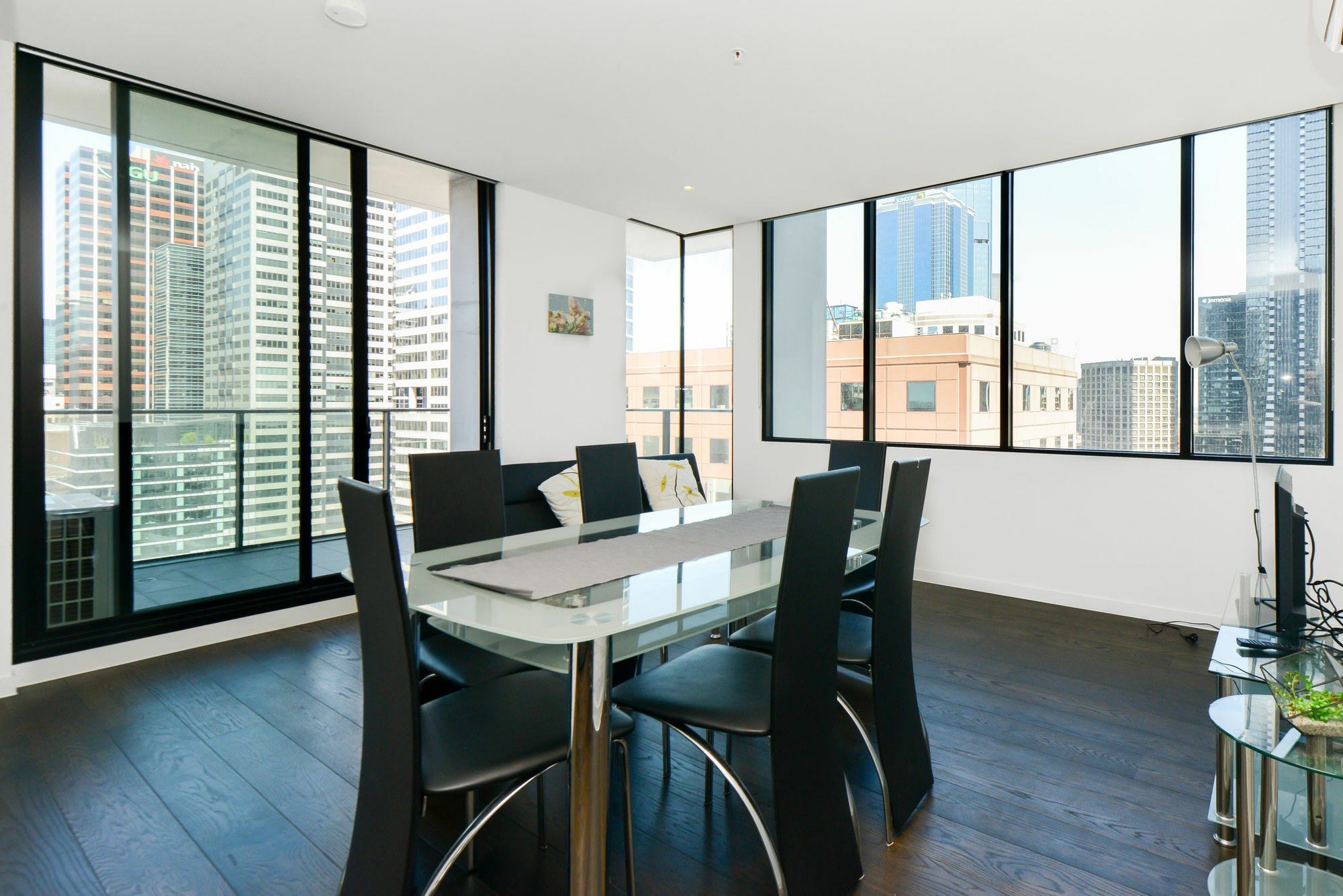 Urbanminder @ Midtown Apartment *