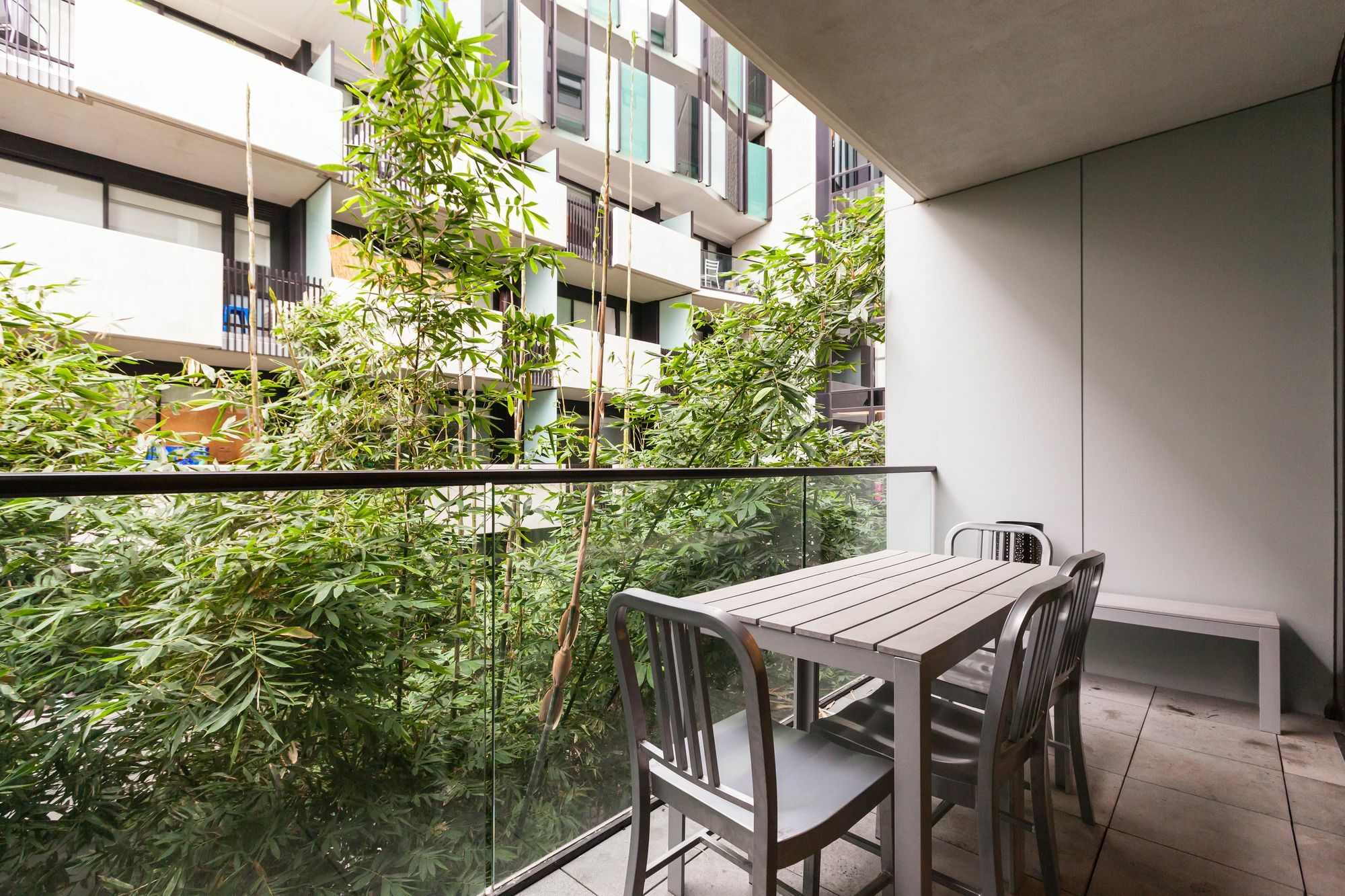 Zach, 1bdr St.kilda * Melbourne