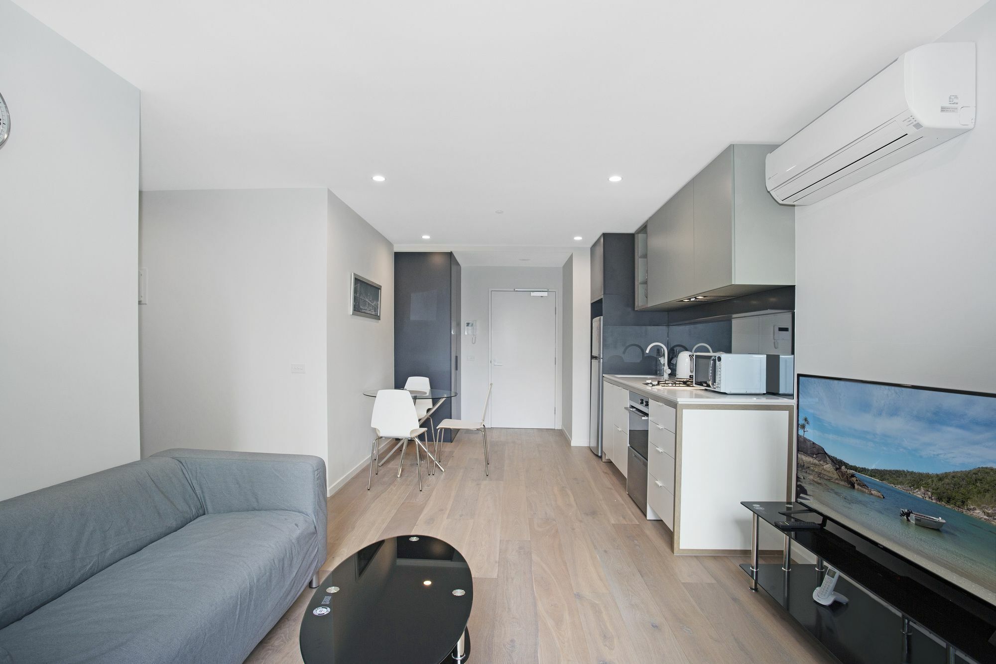 Astra Carlton Apartment *