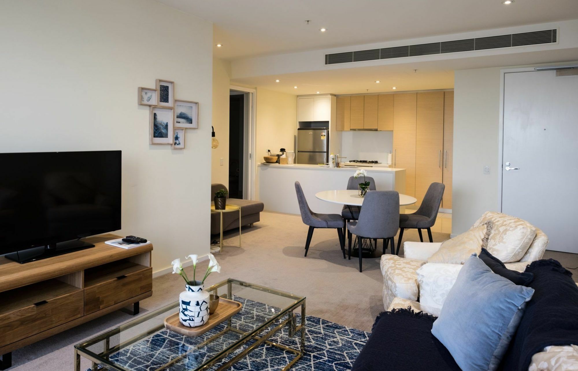 Roomerang At Prima Tower 51 * Melbourne