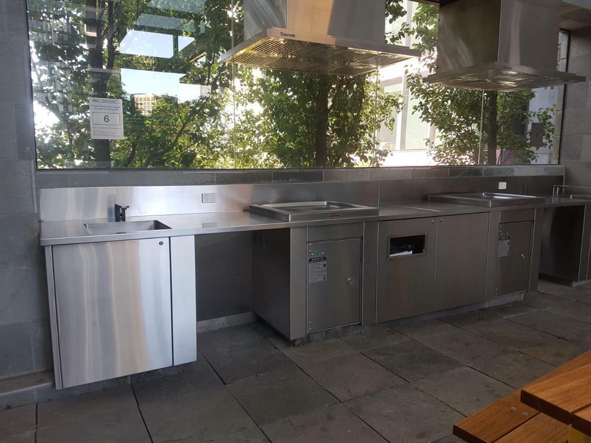 Cbd Views Apartment