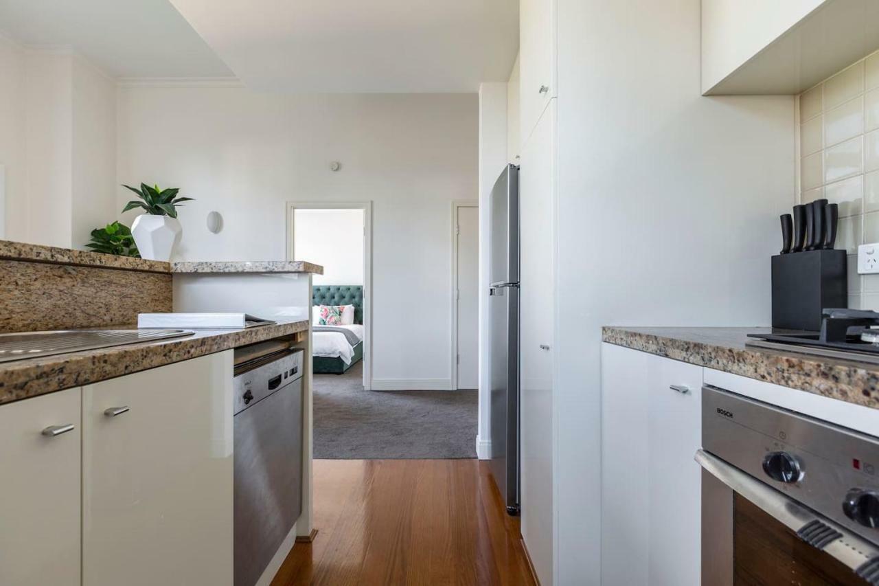Sophisticated Art Deco In Heritage Building Near Crown Casino Apartment