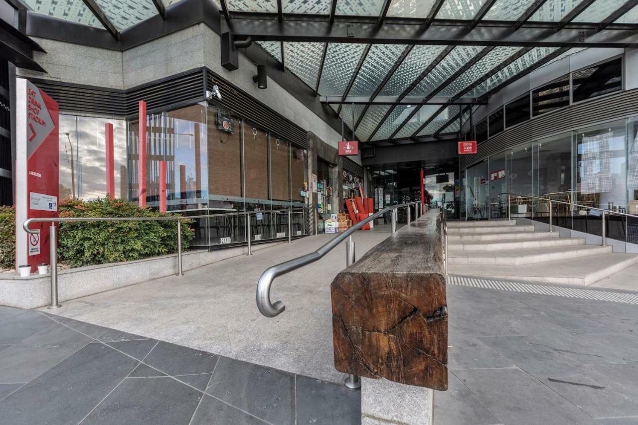 2bedroom With Views In Docklands Next To Cbd & Marvel Stadium *