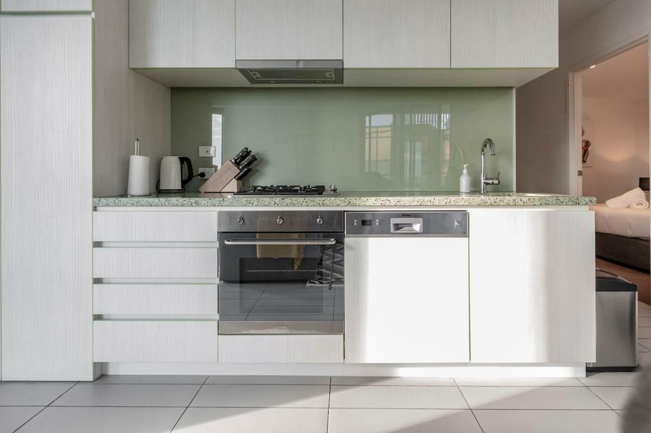 Apartment 2bedroom With Views In Docklands Next To Cbd & Marvel Stadium *