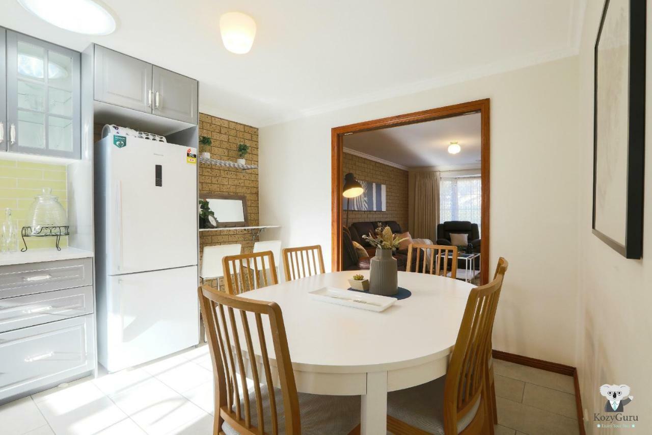 2 Bedroom In Tullamarine 5 Min To Airport Holiday home Melbourne