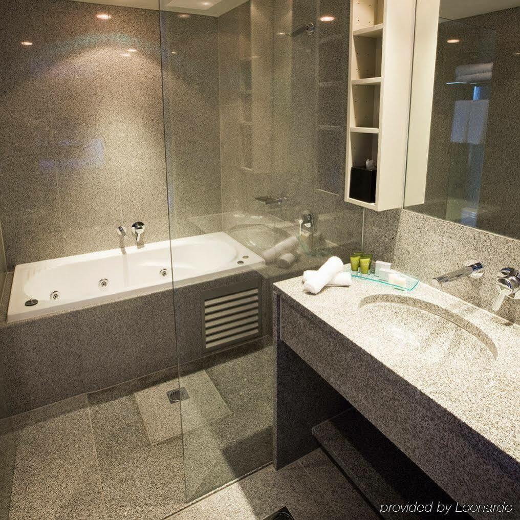 Hotel Mantra Airport