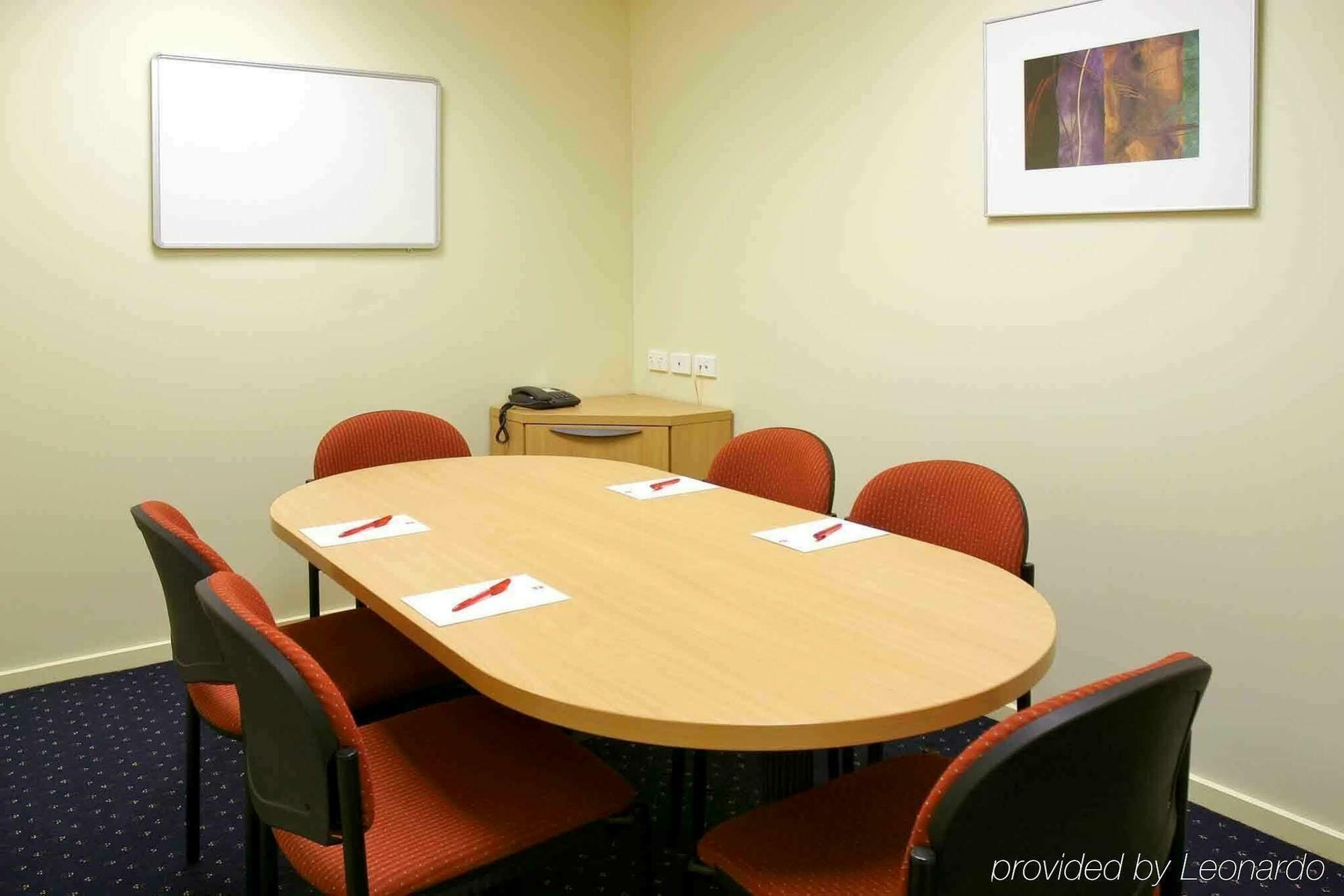 Yehs Cbd Hotel 4*