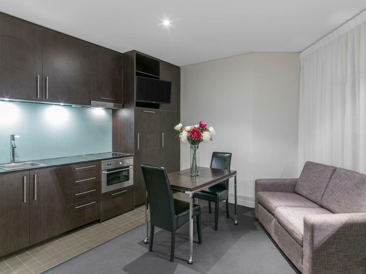@ 480 Collins *