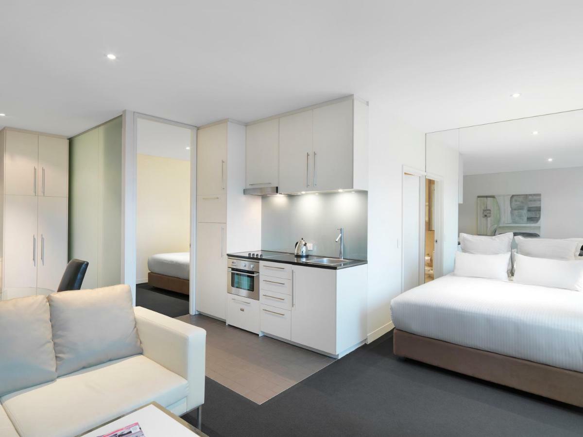 Apartment @ 480 Collins *