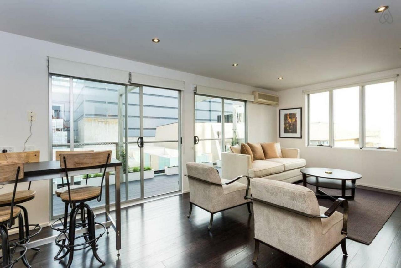 Penthouse At Graffiti Laneways & Restaurants *