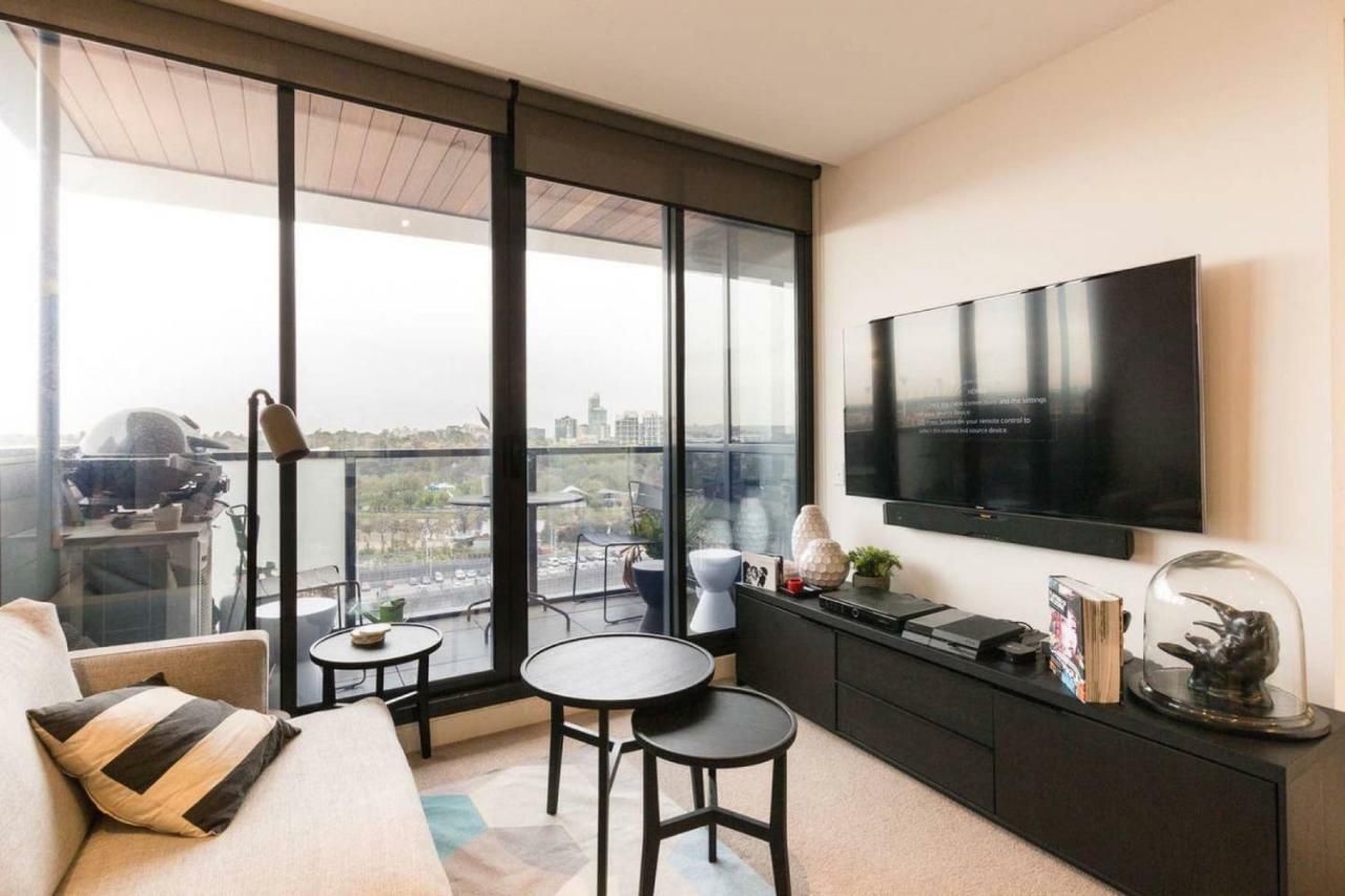 Apartment Laurent Balcony Views Steps From Laneway Vibes Melbourne
