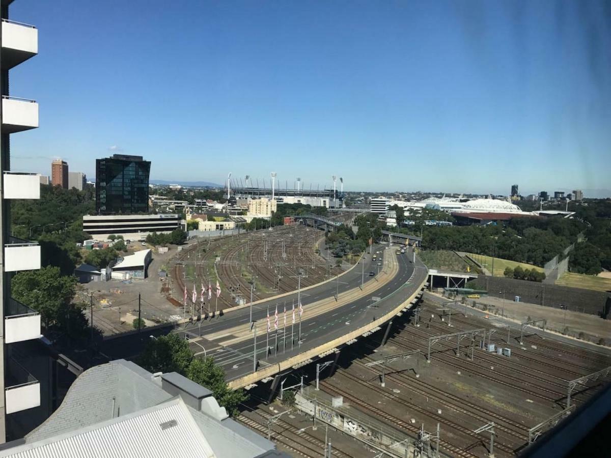 Laurent Balcony Views Steps From Laneway Vibes Apartment Melbourne