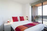 Apartment Ultiqa Little Collins Melbourne