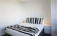 Apartment Ultiqa Little Collins Melbourne