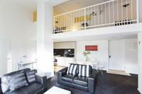 Ultiqa Little Collins Apartment Melbourne