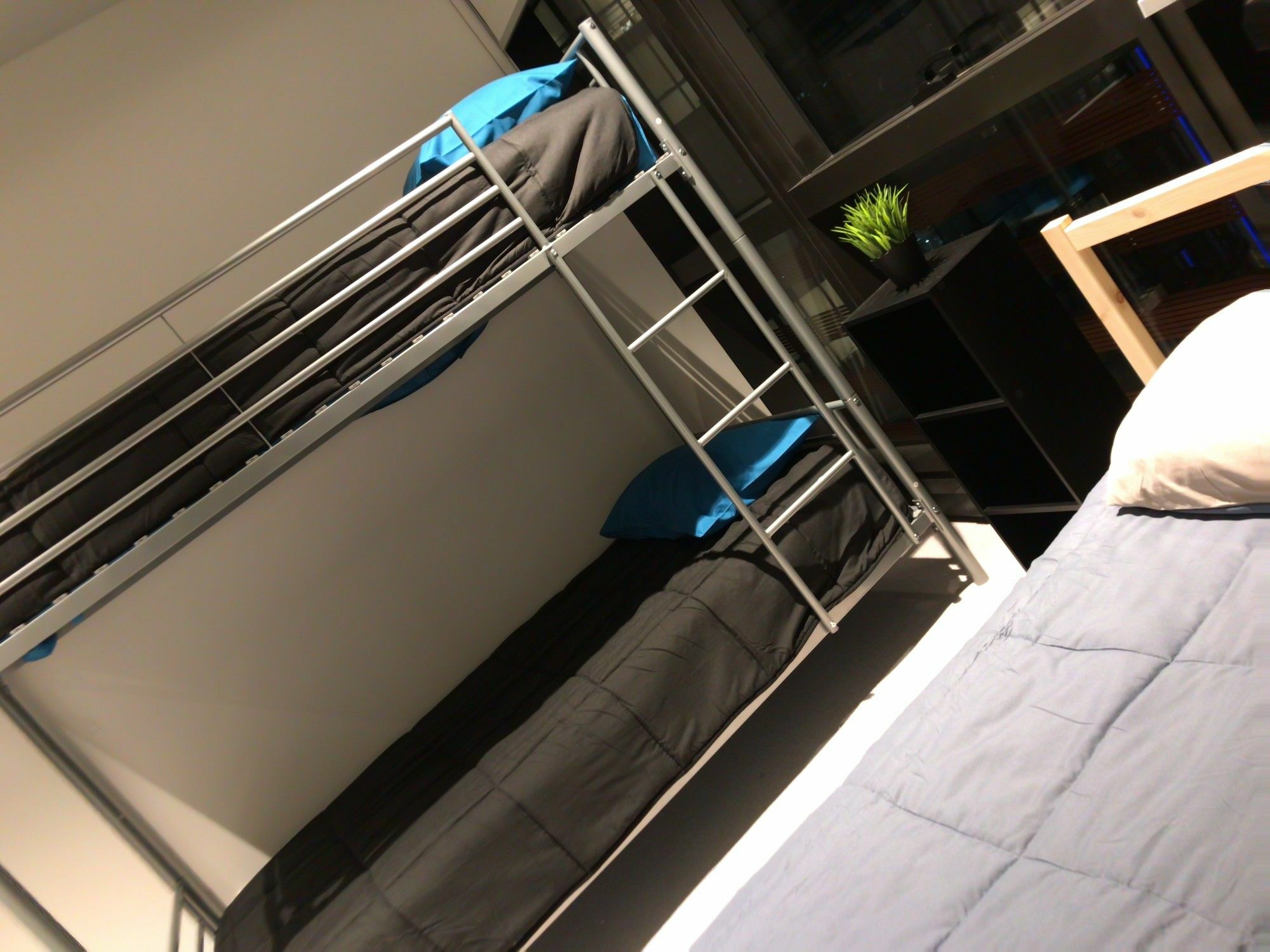 Hotel 889 Collins 2*