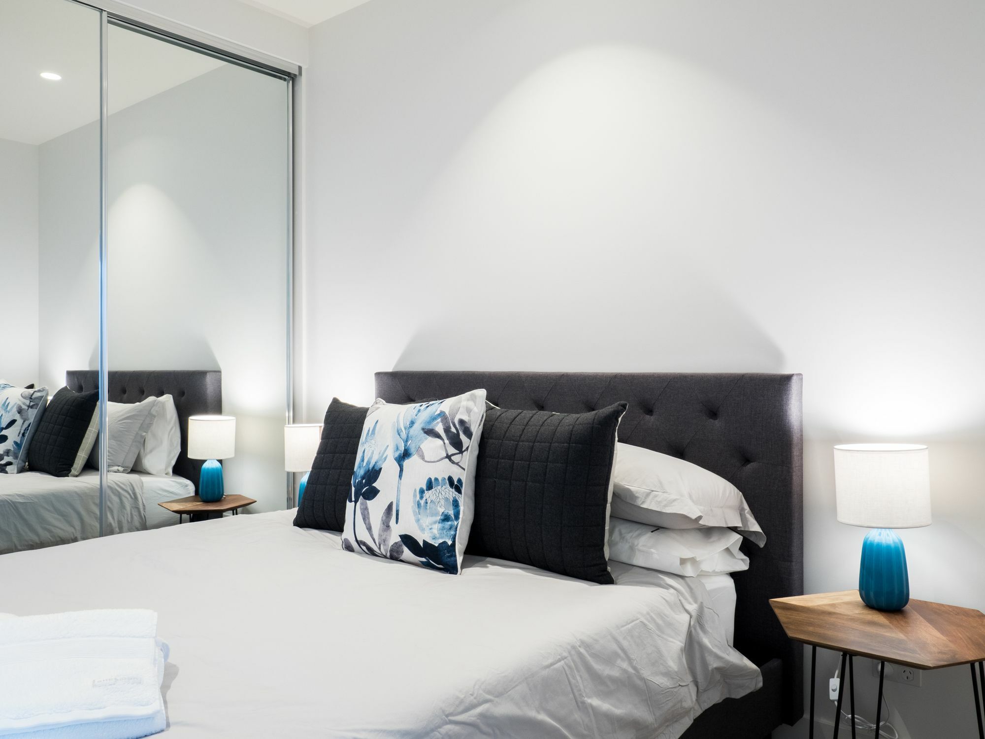 Littlestay Collection- Eporo Apartment Melbourne