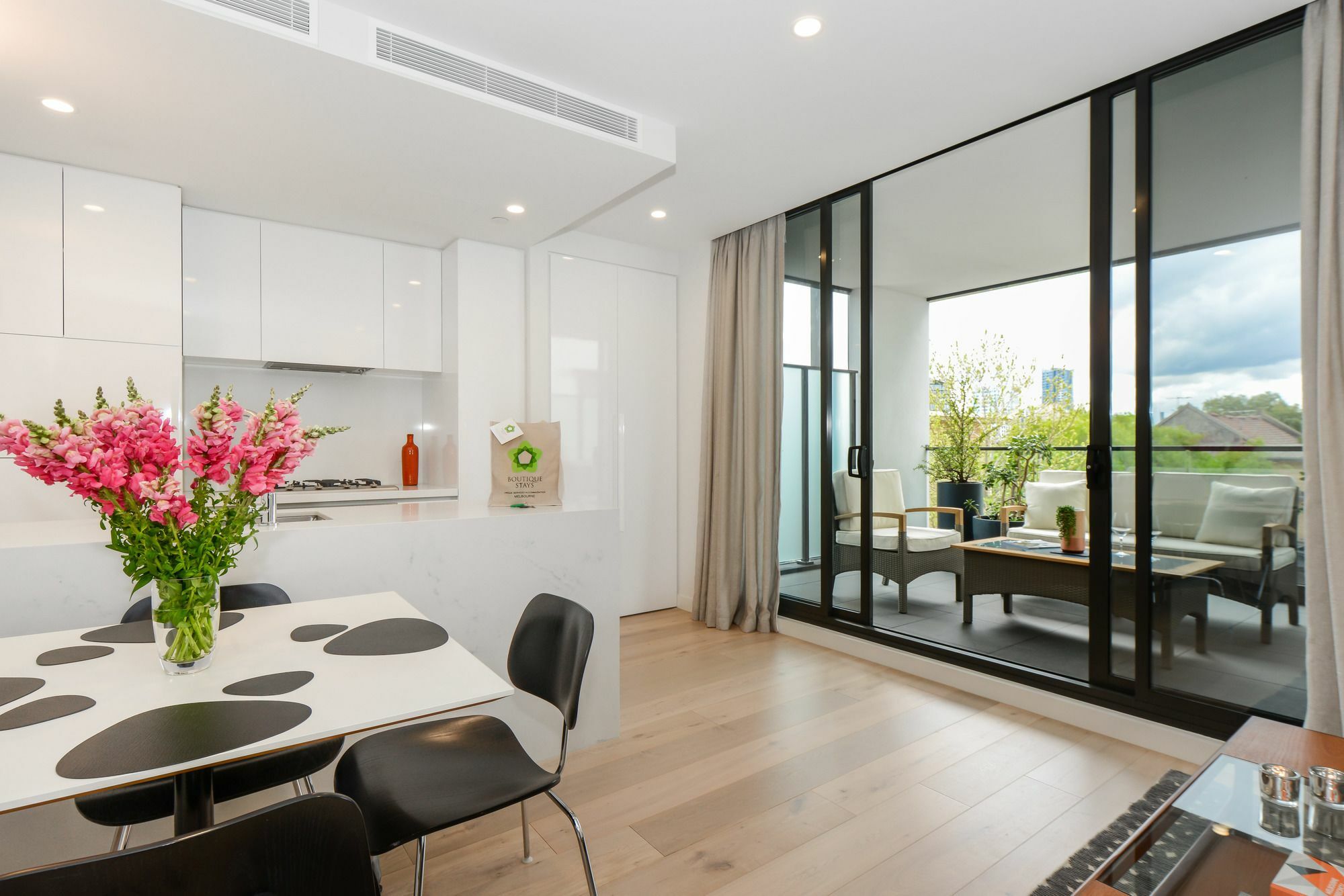 Boutique - The Lincoln, South Yarra Apartment