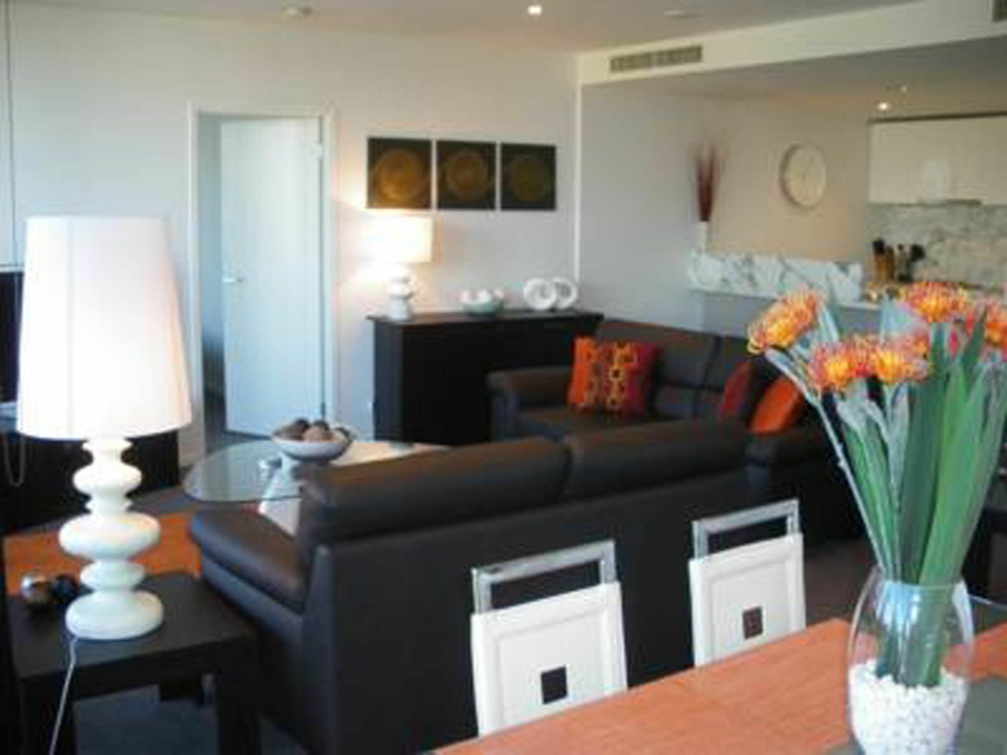 Docklands Executive - *