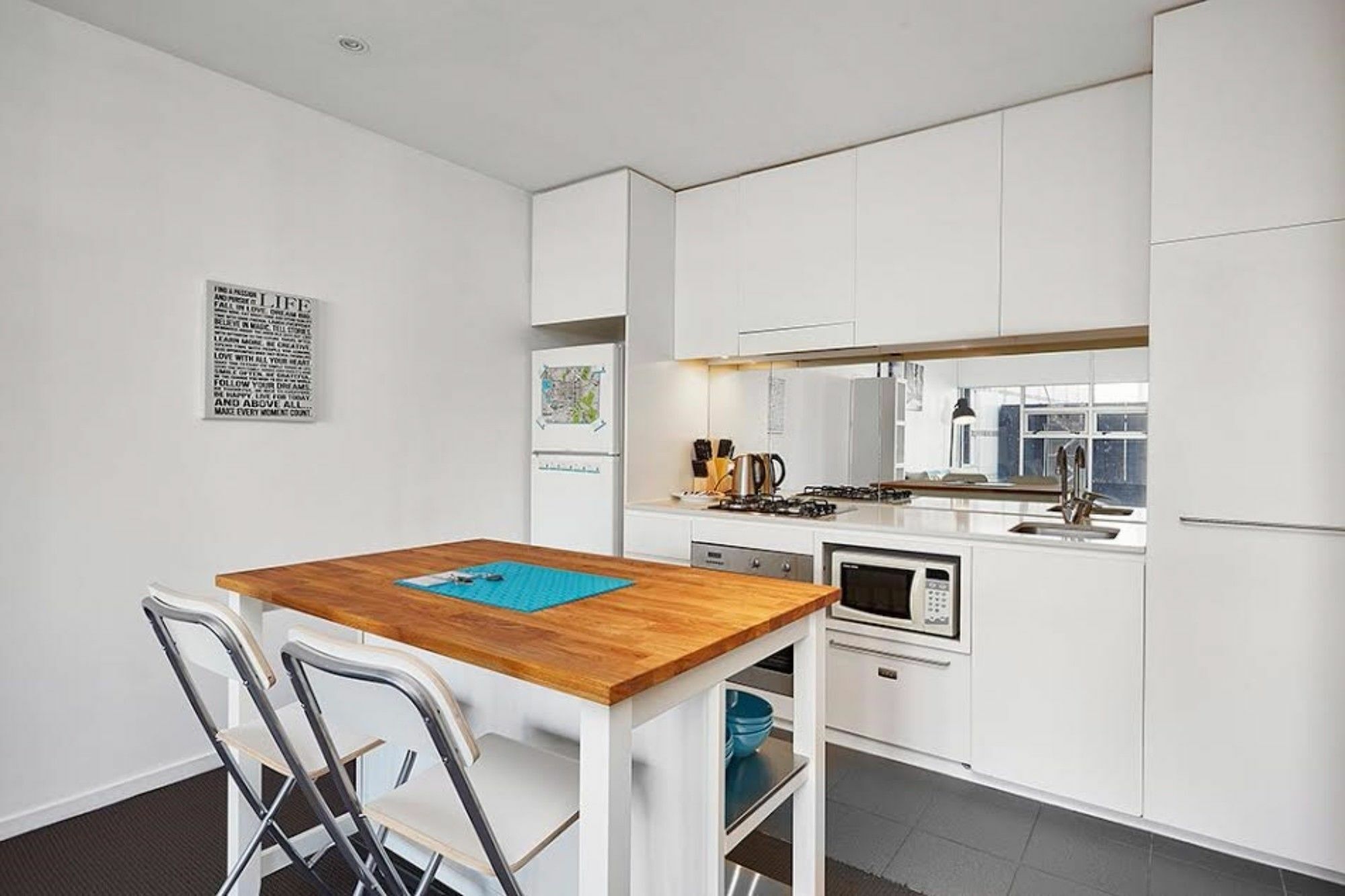 At Mccrae Docklands Apartment