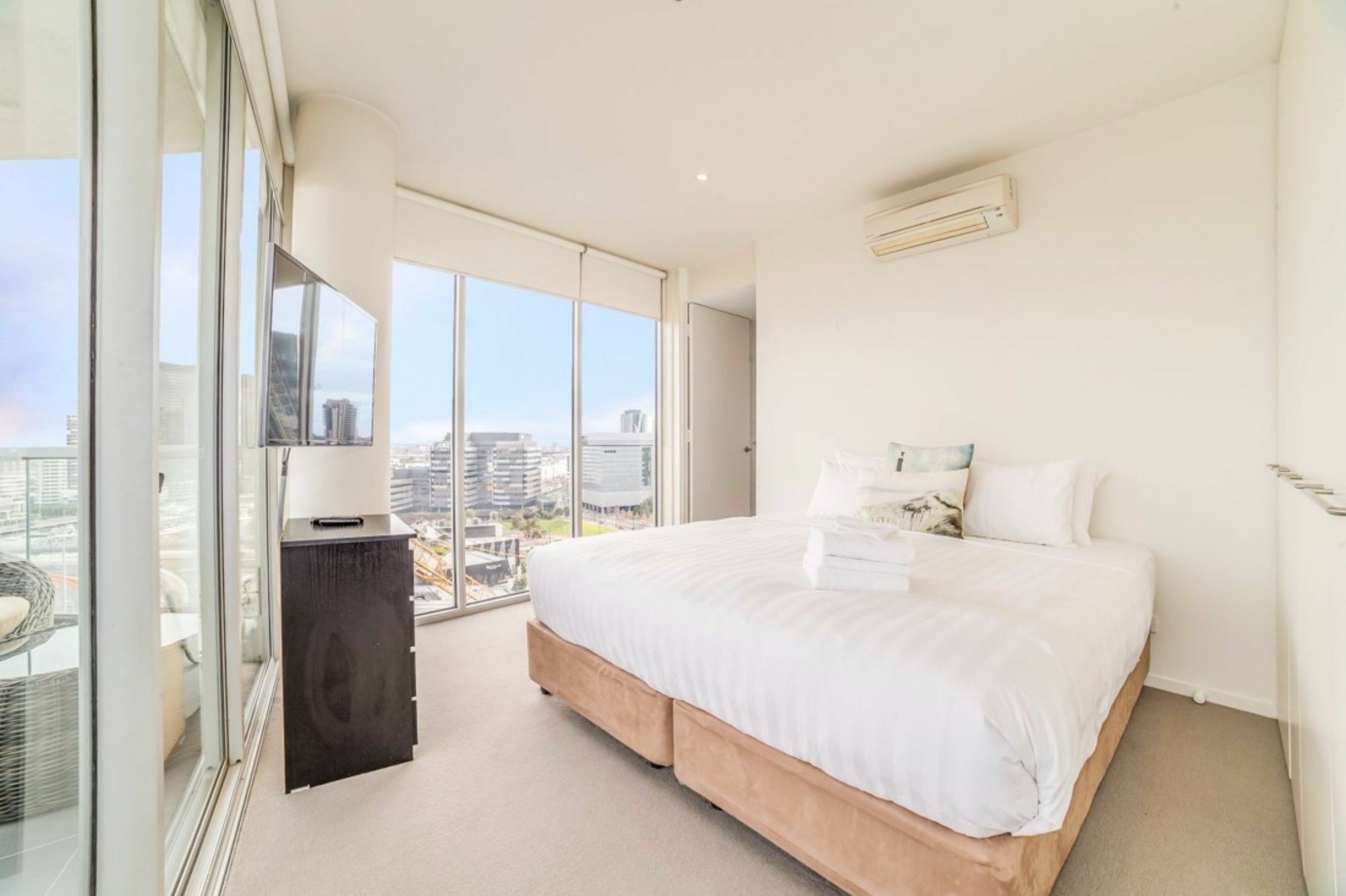 Apartment At Mccrae Docklands Melbourne