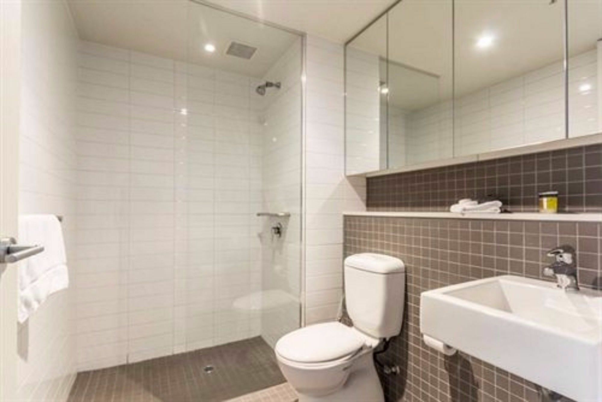 Apartment At Mccrae Docklands *