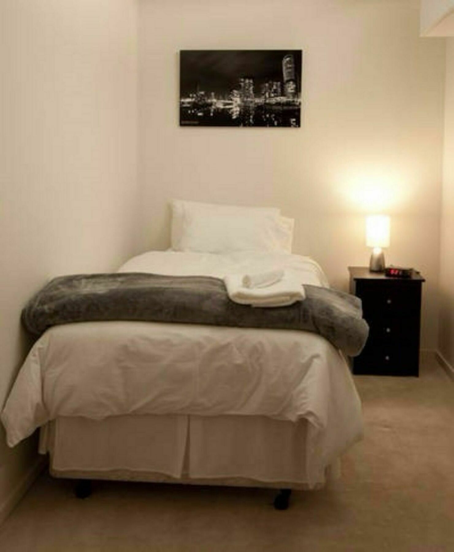 At Mccrae Docklands Apartment