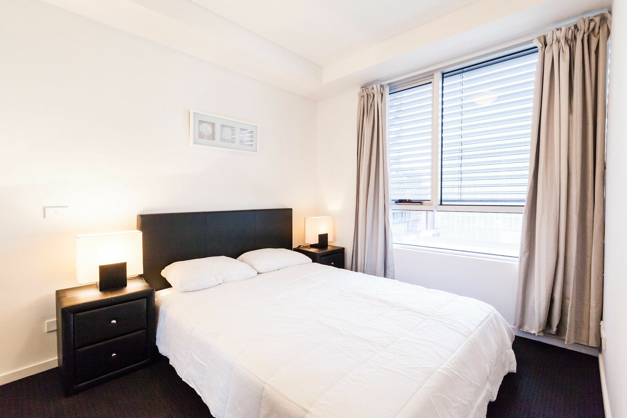 Wesley, 2bdr Carlton