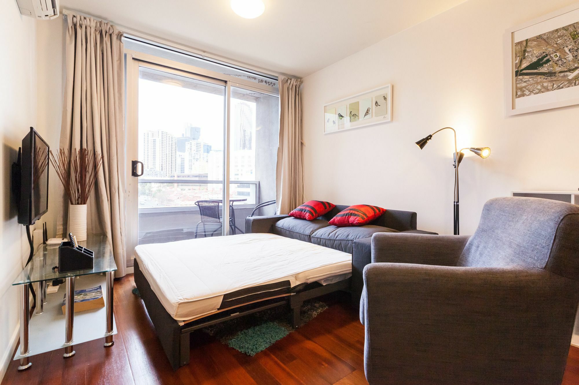 Wesley, 2bdr Carlton
