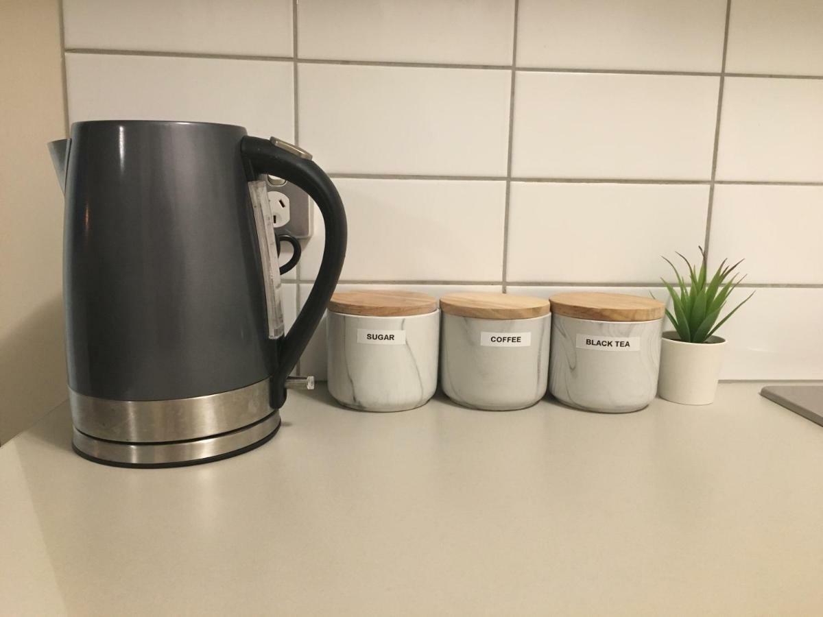 Onsite Parking, Self Check-in Apartment Melbourne