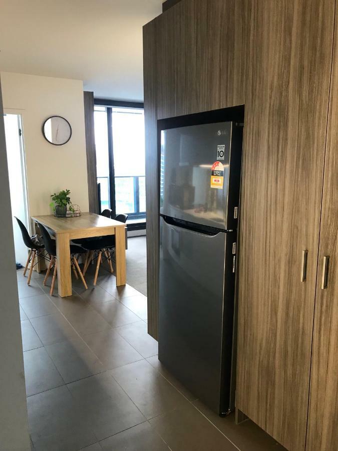 Fantastic Views, 2 B/r, 2 Bath With All New Furniture Melbourne