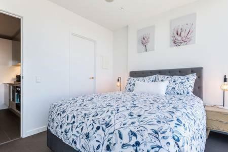 Fantastic Views, 2 B/r, 2 Bath With All New Furniture