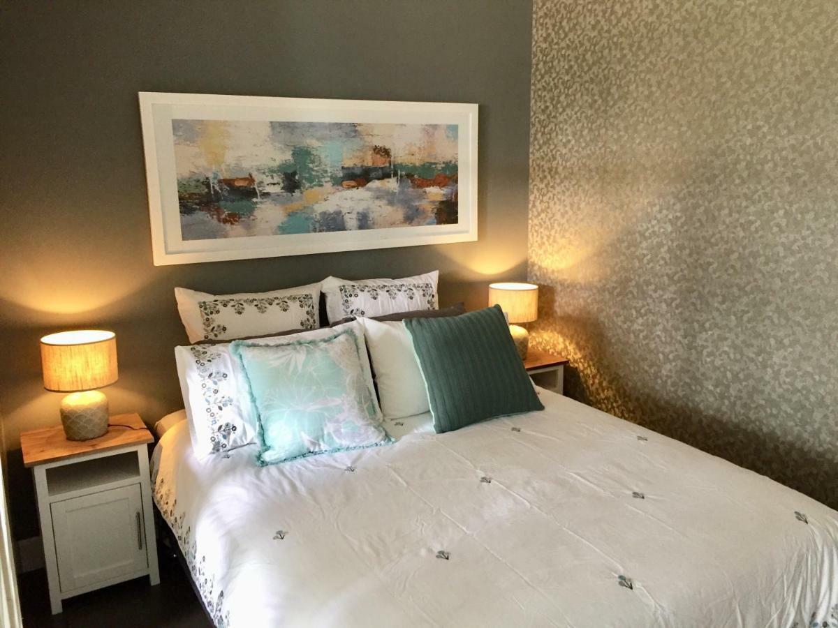 Modern Luxurious With Private Parking On Premises And Fast Internet Apartment Melbourne