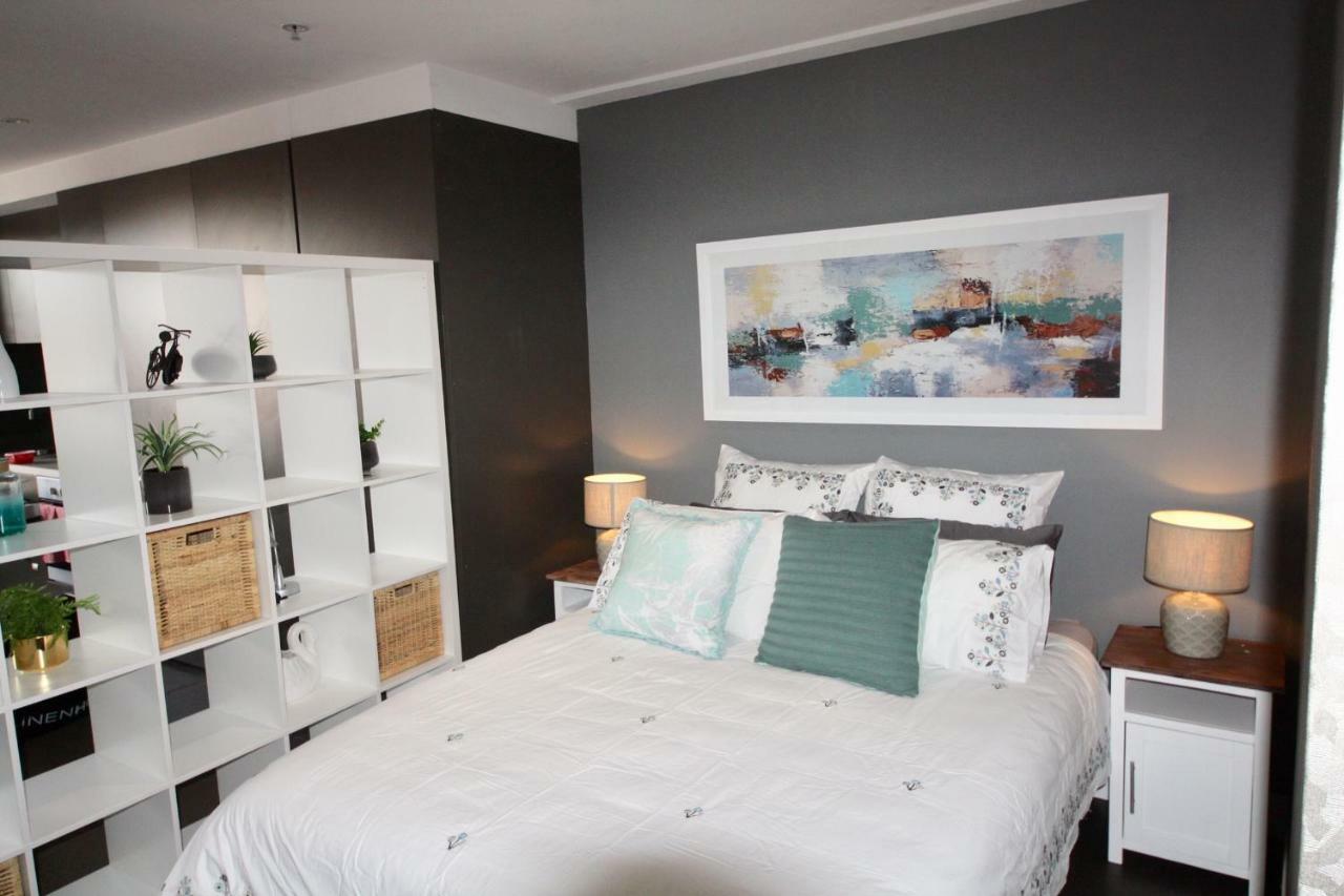 Apartment Modern Luxurious With Private Parking On Premises And Fast Internet Melbourne