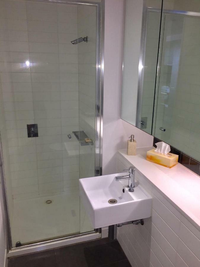 Modern Luxurious With Private Parking On Premises And Fast Internet *