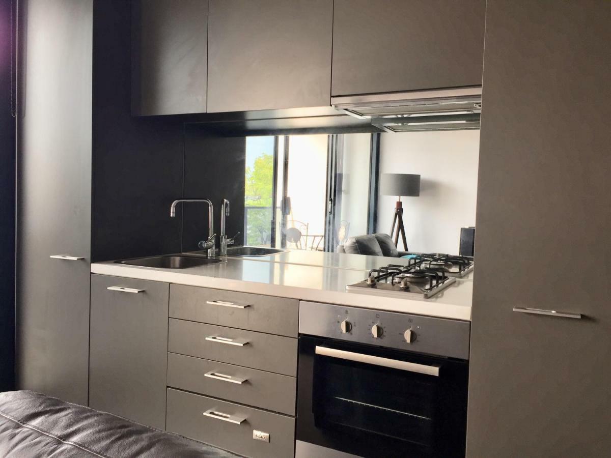 Apartment Modern Luxurious With Private Parking On Premises And Fast Internet *