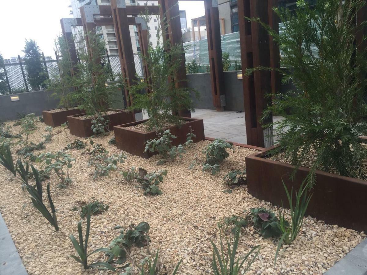 Apartment Large 2b2b Near Southern Cross Freeparking Gym Pool Melbourne
