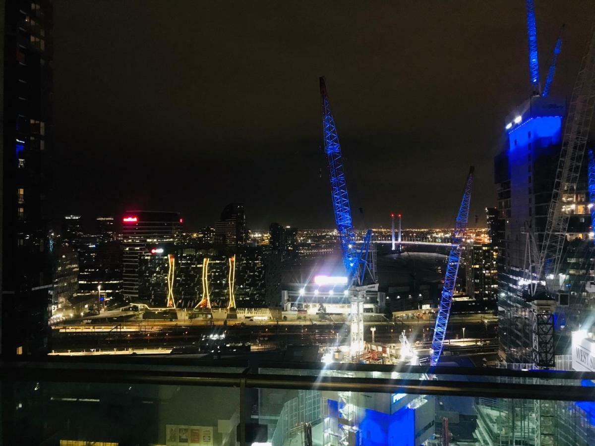 Large 2b2b Near Southern Cross Freeparking Gym Pool Apartment Melbourne