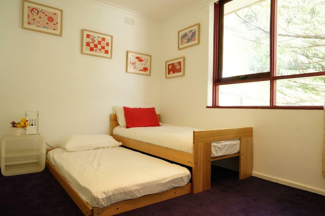 Huge Stylish Three Bedroom With Pool *