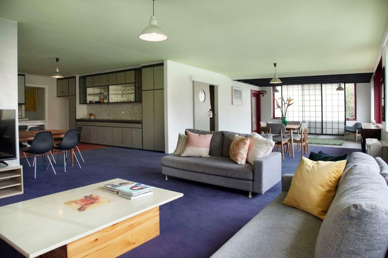 Huge Stylish Three Bedroom With Pool Apartment *