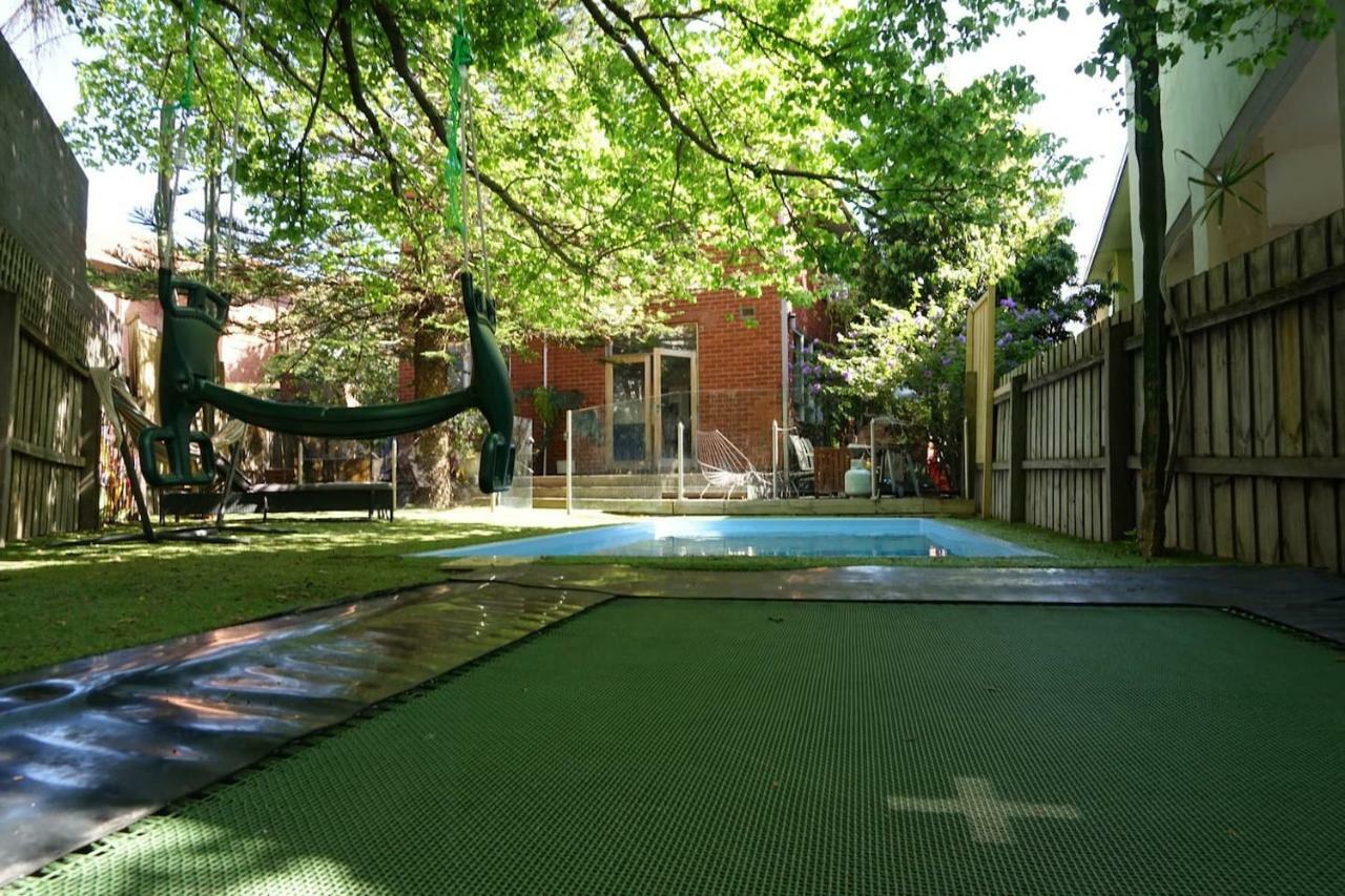 Huge Stylish Three Bedroom With Pool * Melbourne