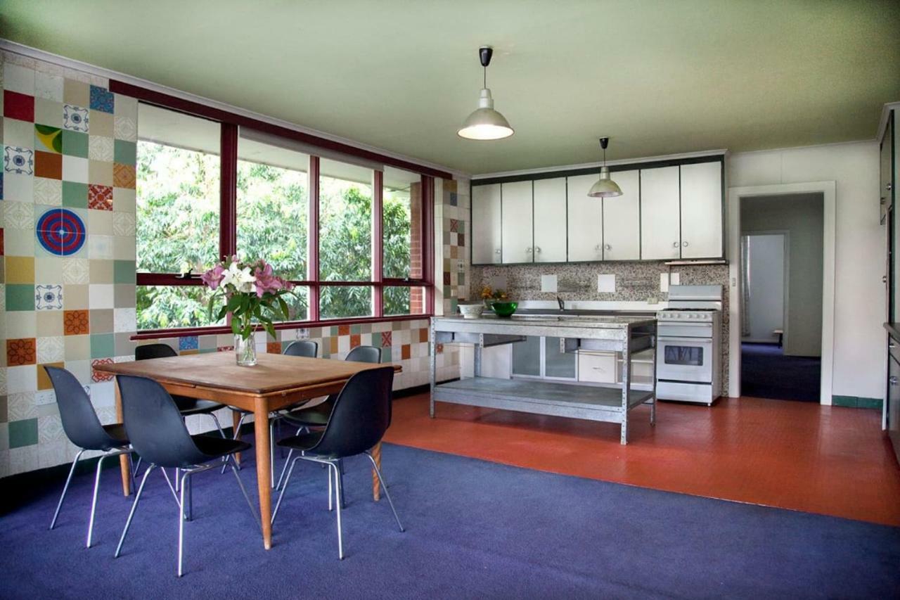 Huge Stylish Three Bedroom With Pool *