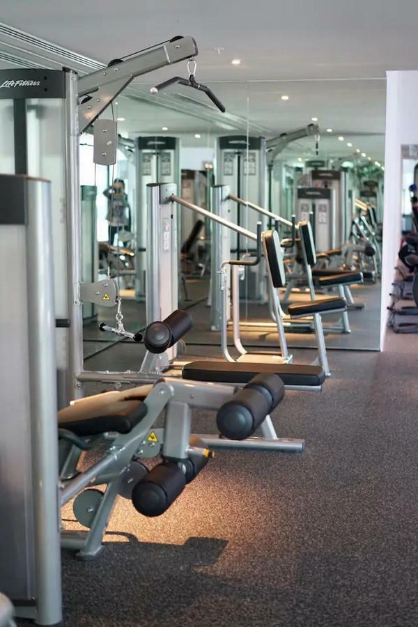 Level64-cbd Tallest Residential Building-sea View Apartment