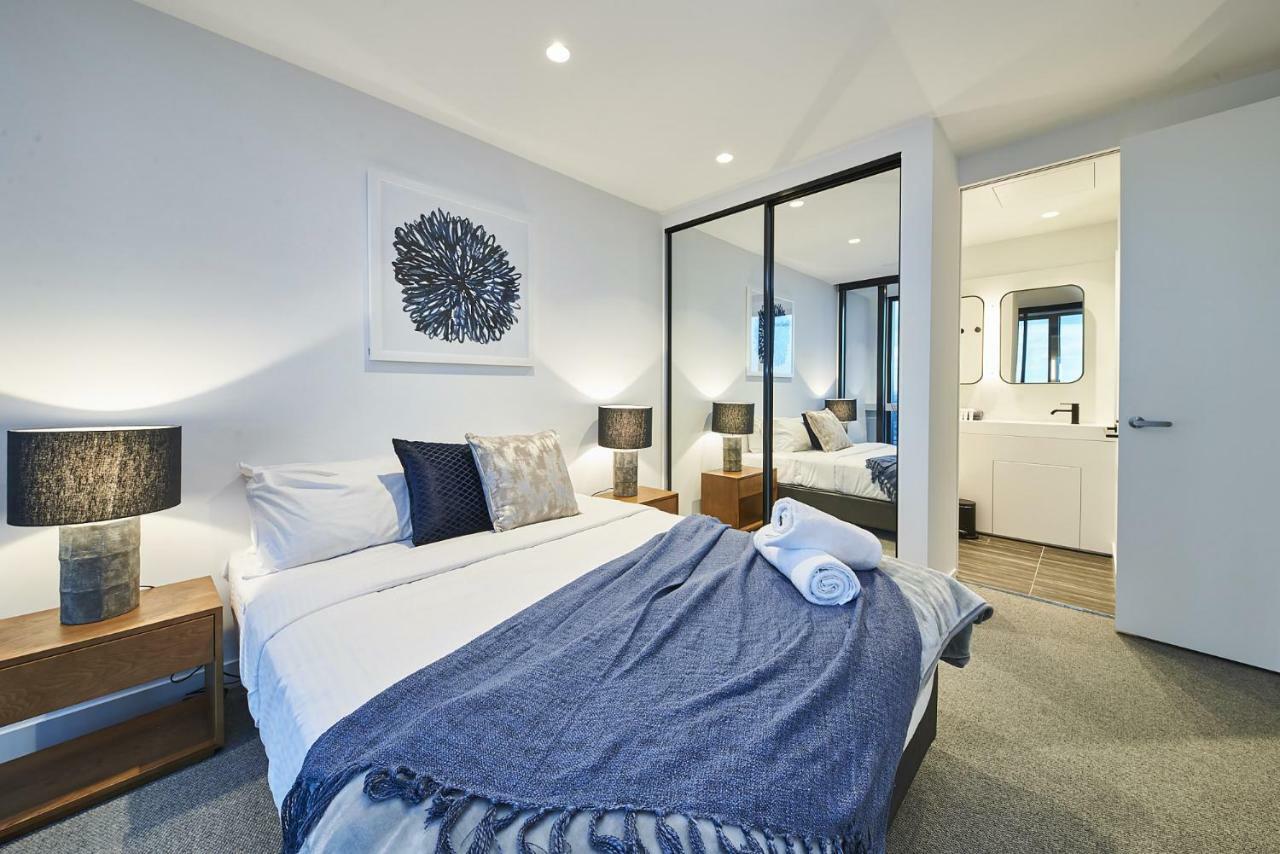 Mega Style Victoria One * Melbourne