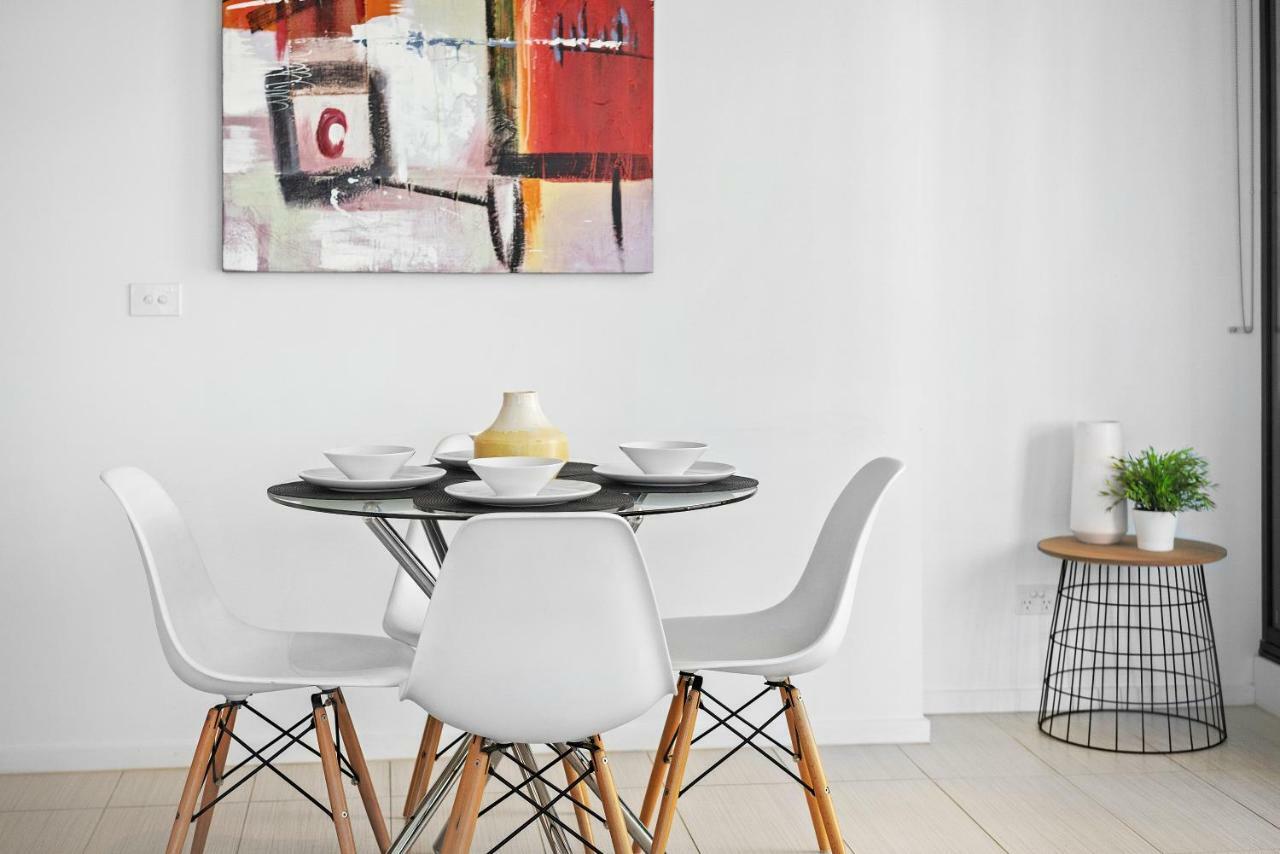 Complete Host Tiara * Melbourne