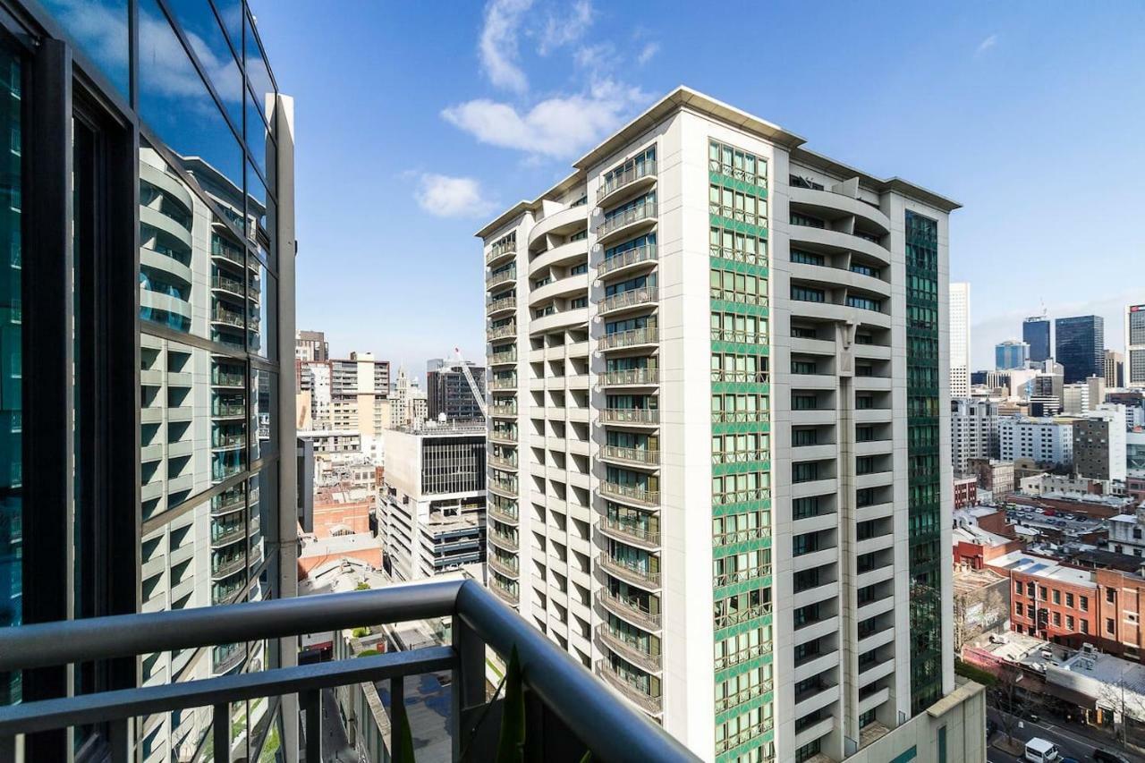 Cbd Fully Furnished 2 Bedroom With Balcony Apartment *