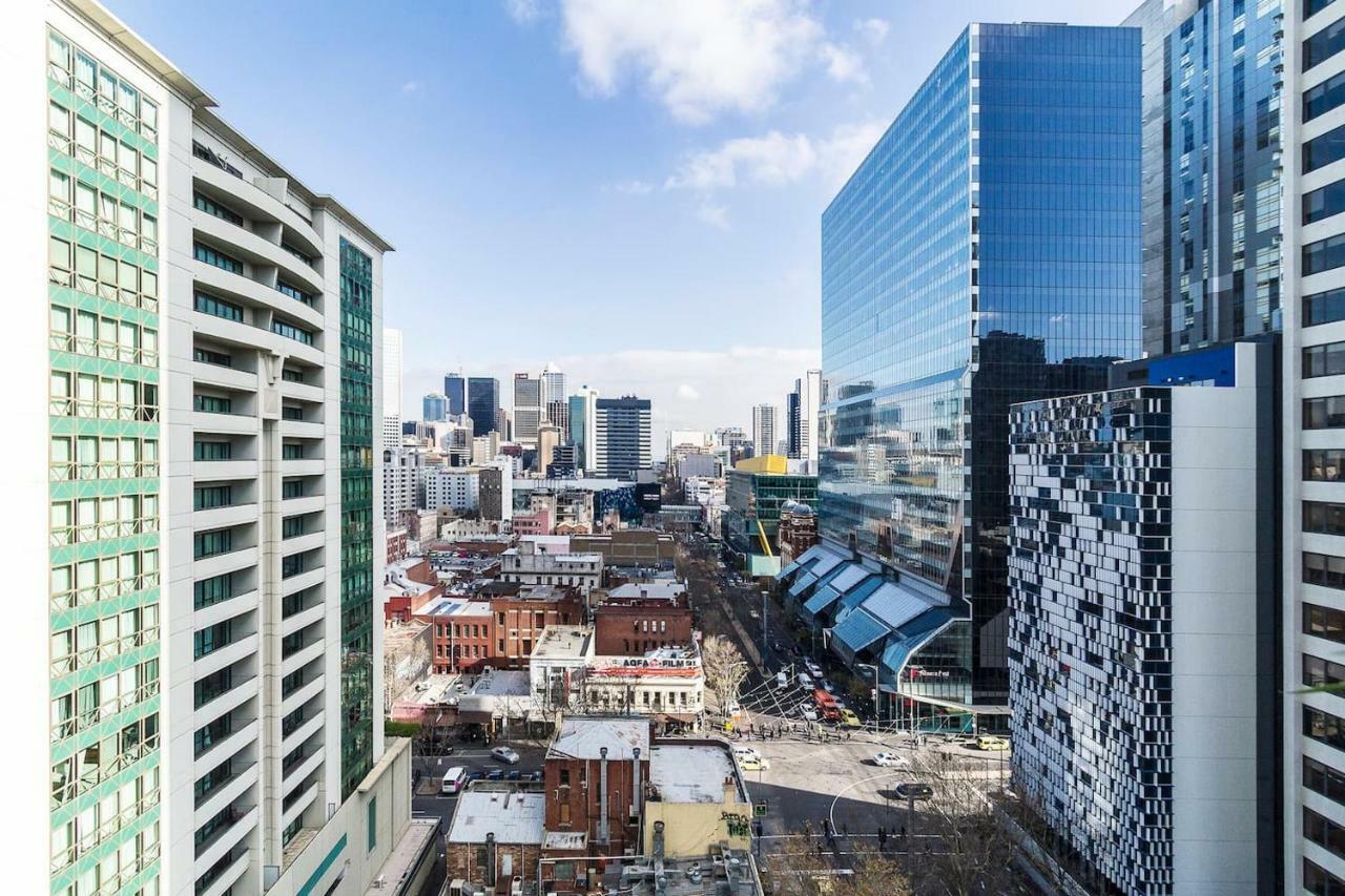 Cbd Fully Furnished 2 Bedroom With Balcony Melbourne