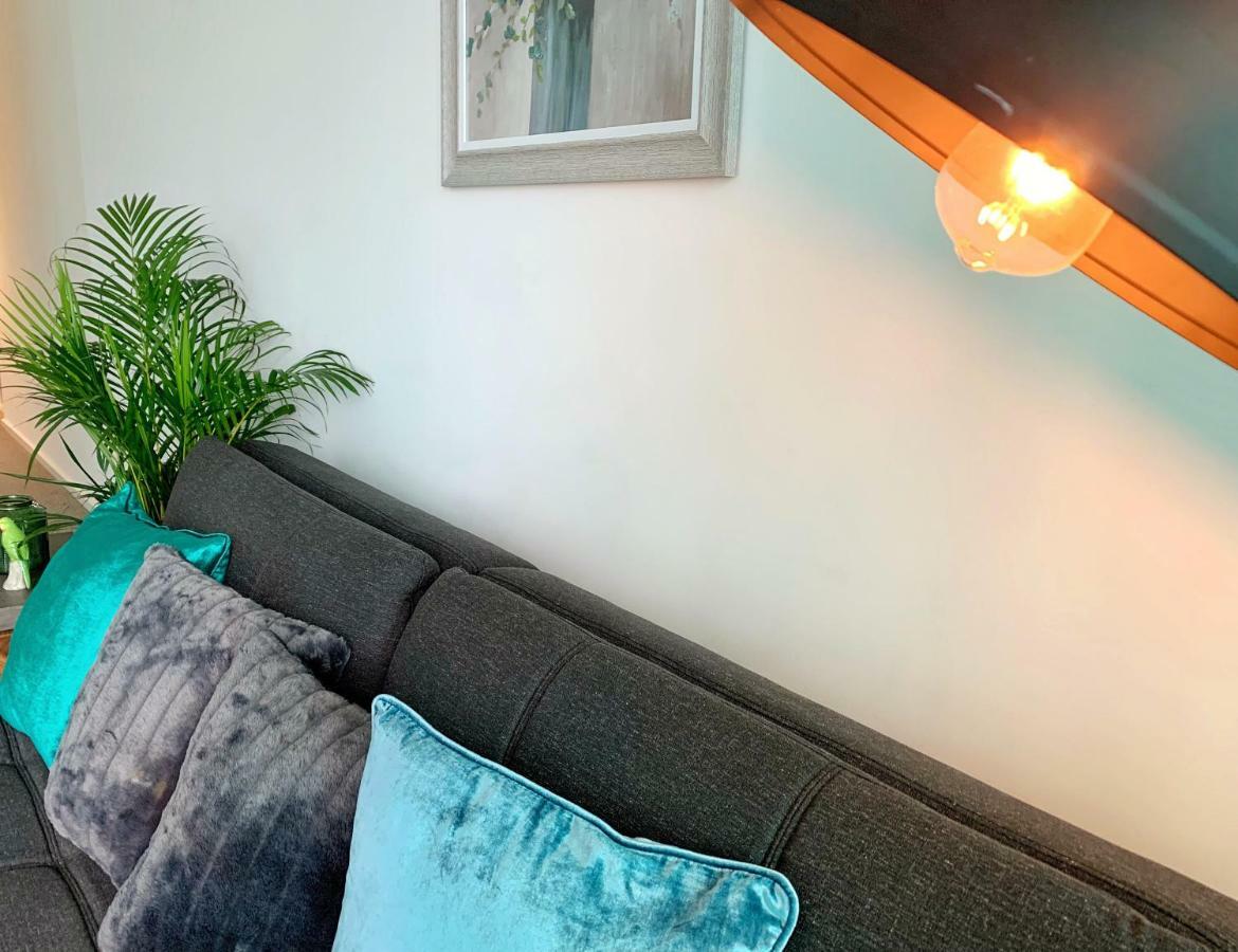 Apartment Large 2b2b Near Southern Cross Freeparking Gym Pool Melbourne