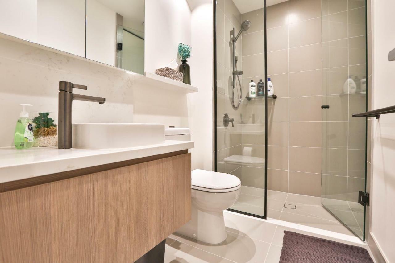 Apartment Conservatory Apt In The Heart Of Cbd With Pool And Gym Melbourne